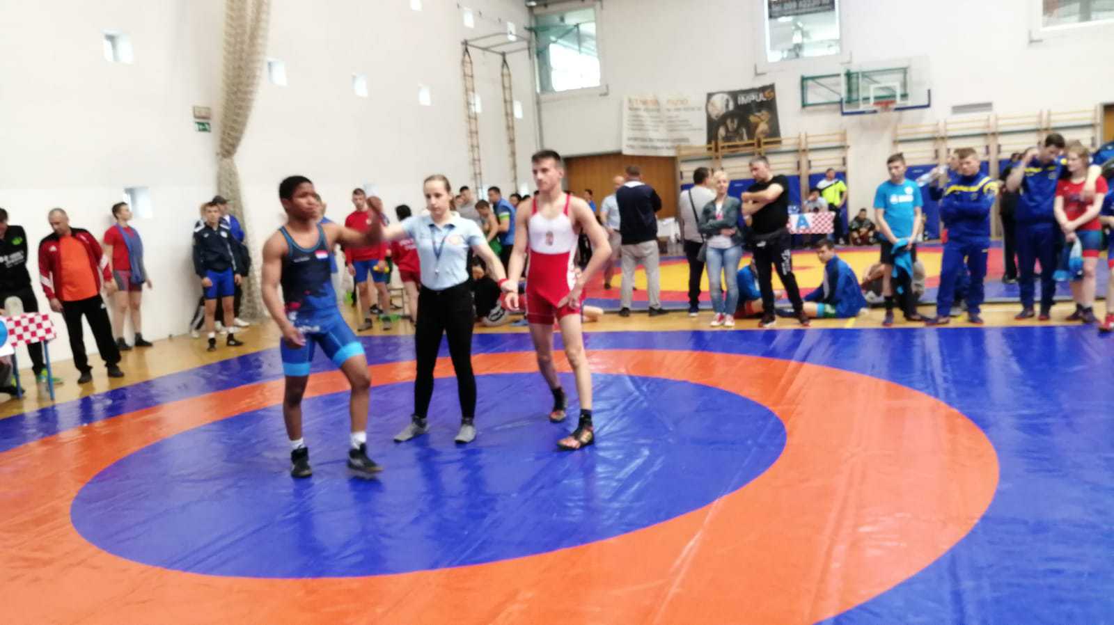 Junior Mac Donald worstelen Kroatie EK Polen crowdfunding Ocan Caribisch2