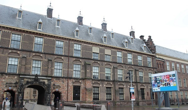 Binnenhof Tweede Kamer verkiezing 2021 Ocan Caribisch Den Haag stemmen vote vota